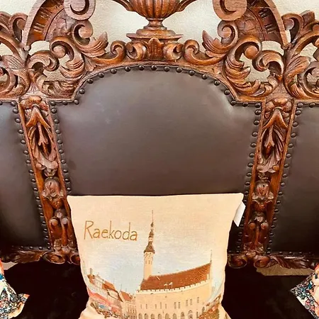 Medieval Old Town Unit With Sauna アパート