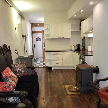 Medieval Old Town Unit With Sauna アパート *