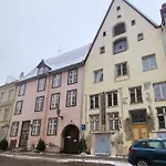 Korter Medieval Old Town Unit With Sauna *